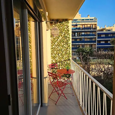 Le Stellamar , Proche De La